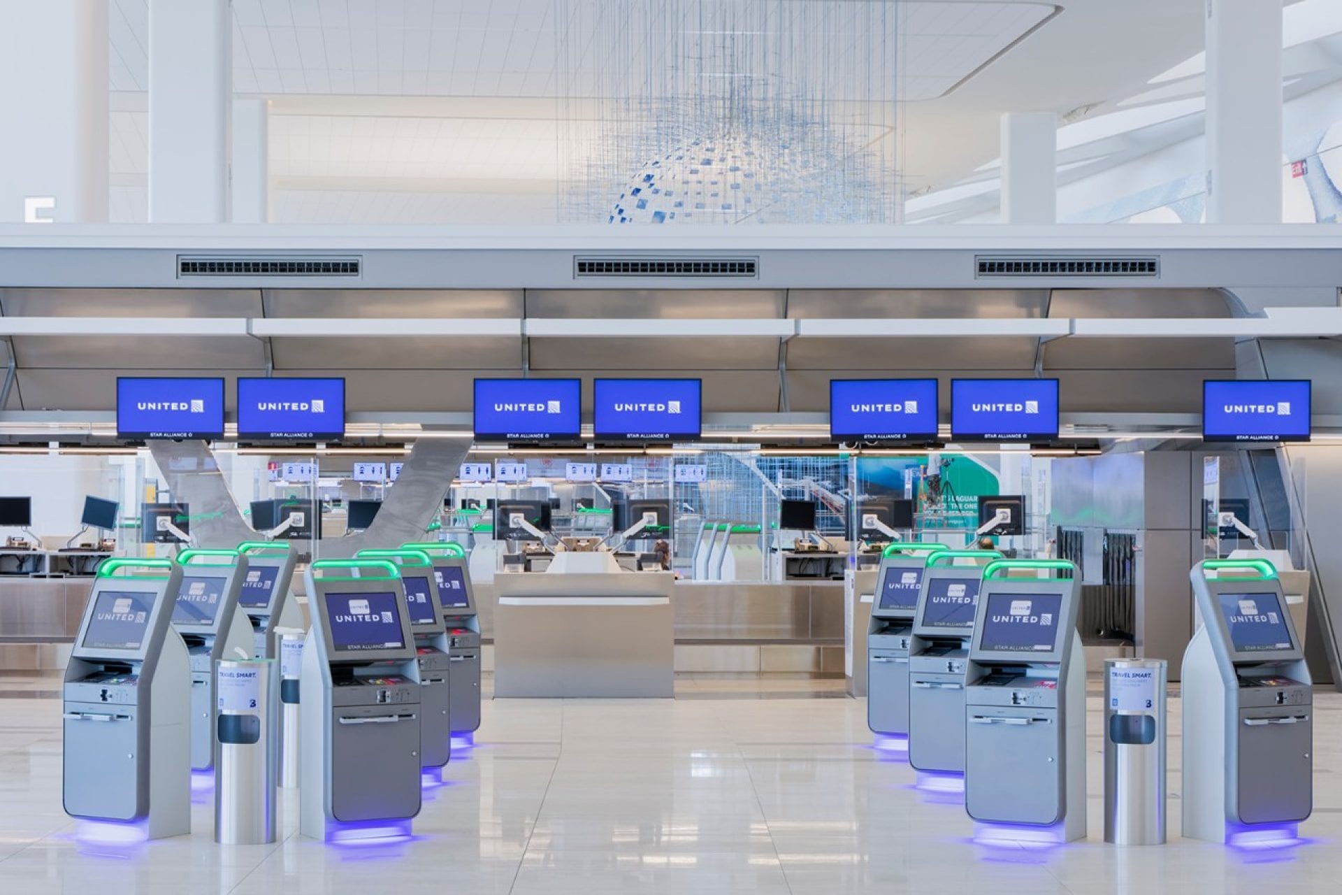 AI and the Future of Airports: Enhancing Passenger Experience and Operational Efficiency