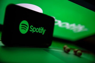 Spotify and OpenAI Join Forces to Translate Podcasts Using AI Synthesized Voices